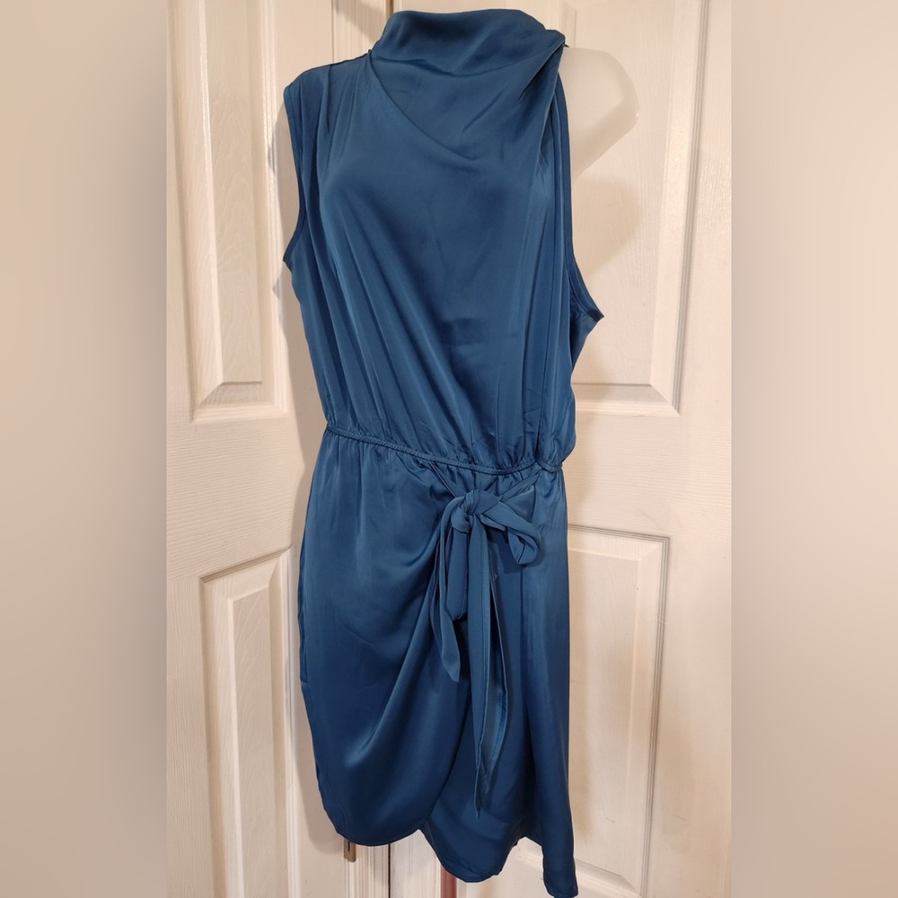 Elegant Blue Sleeveless Dress